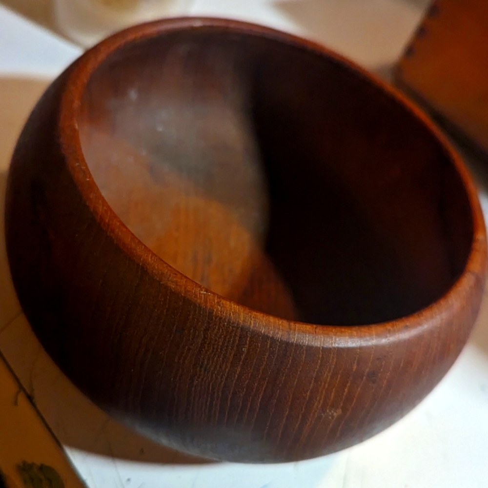 Vintage wooden bowl (teak)